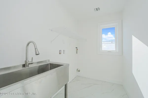 a view of an empty room with window