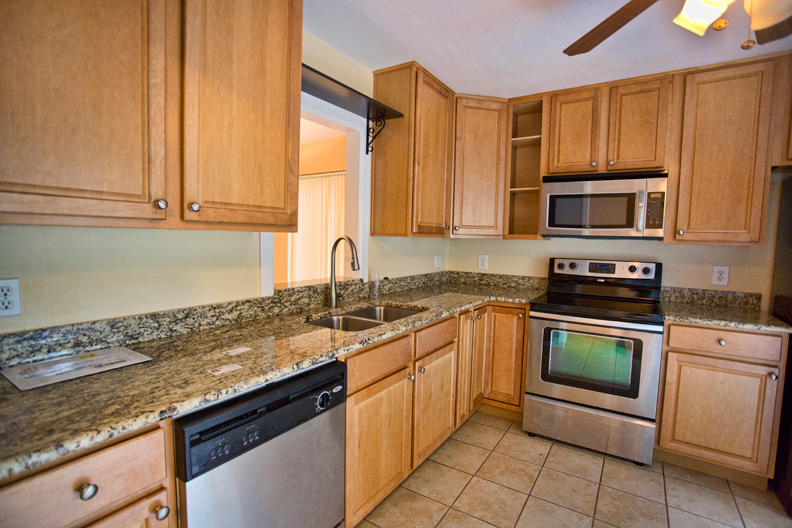 2403 South Clearing Road Salem, VA 24153 - Photo 4 of 43 SouthClearing004
