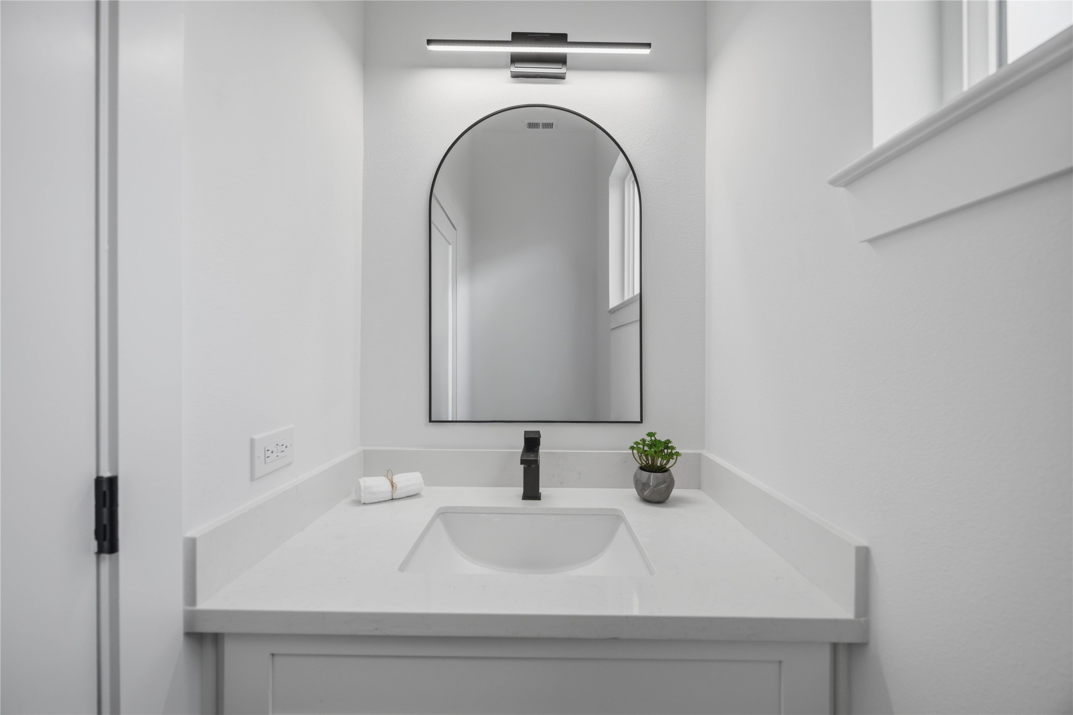 2014 Yates Street Houston, TX 77020 - Photo 26 of 45 a bathroom with a sink and a mirror