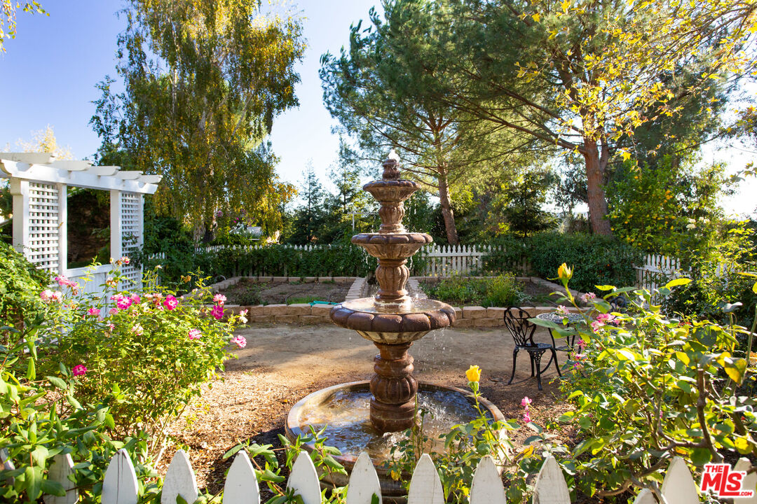 9269 Stockton Road Moorpark, CA 93021 - Photo 35 of 46 a view of a garden with sitting area
