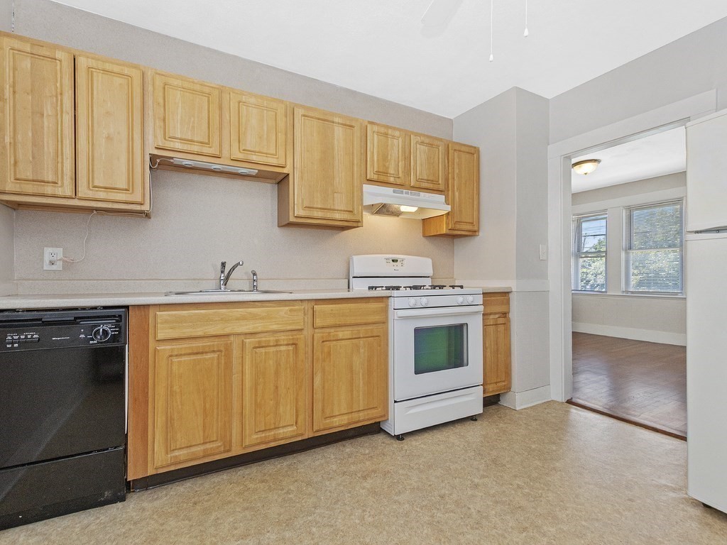 549 Main Street, Unit 2 Watertown, MA 02472 - Photo 9 of 25