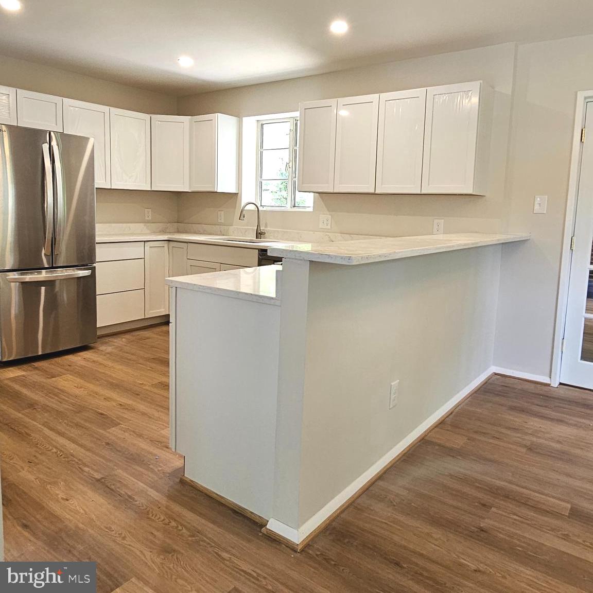 7606 Gresham Street Springfield, VA 22151 - Photo 9 of 36