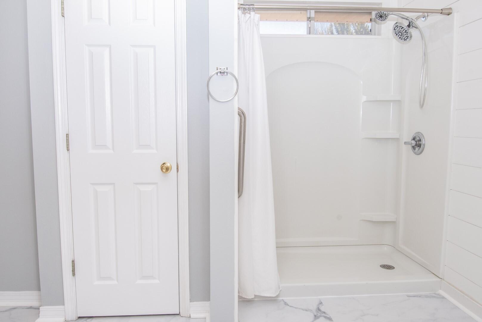 607 Risen Star Drive Crestview, FL 32539 - Photo 27 of 35 a bathroom with a shower