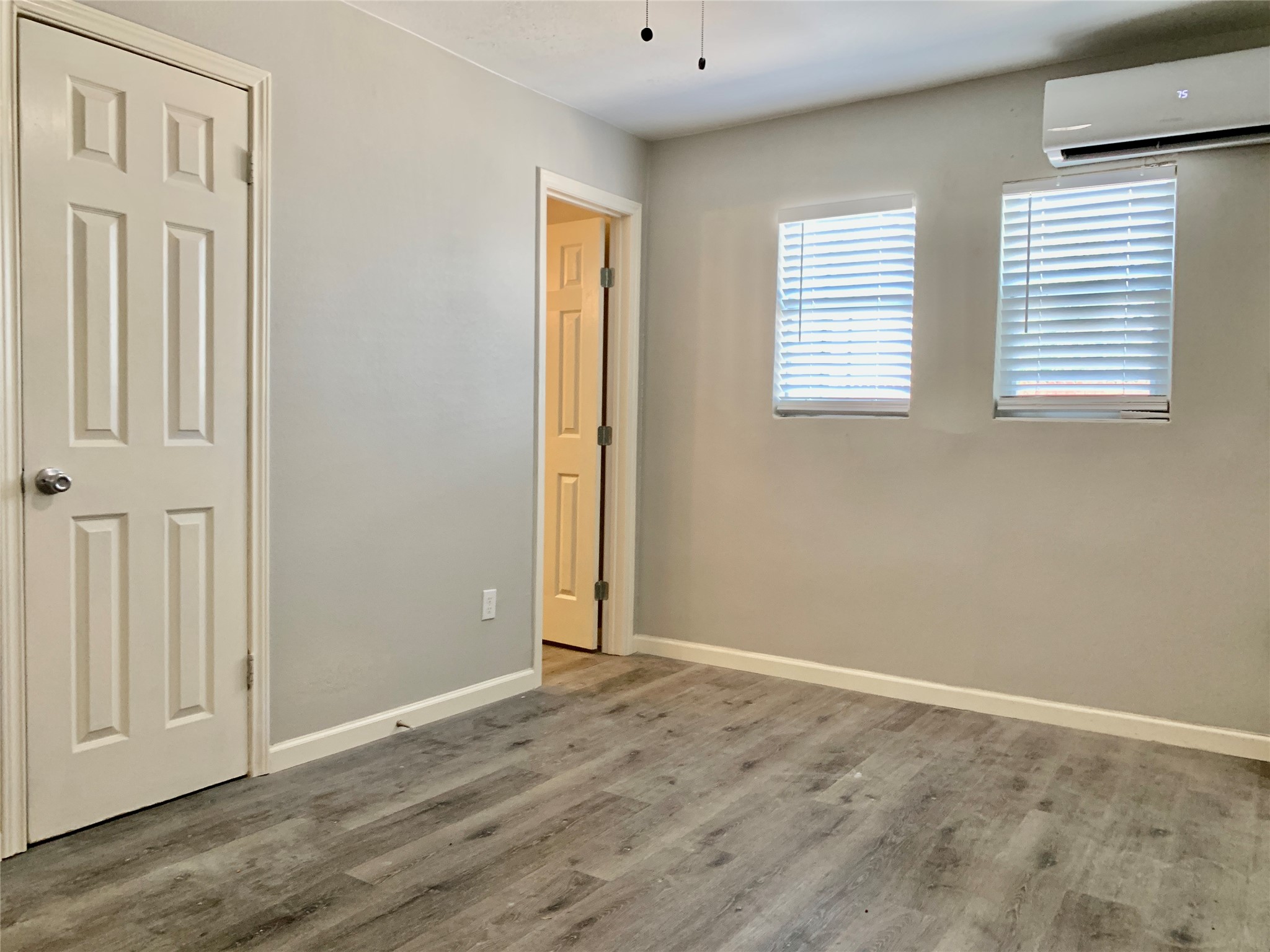 6702 Fulton Street, Unit 8 Houston, TX 77022 - Photo 5 of 7 Bedroom