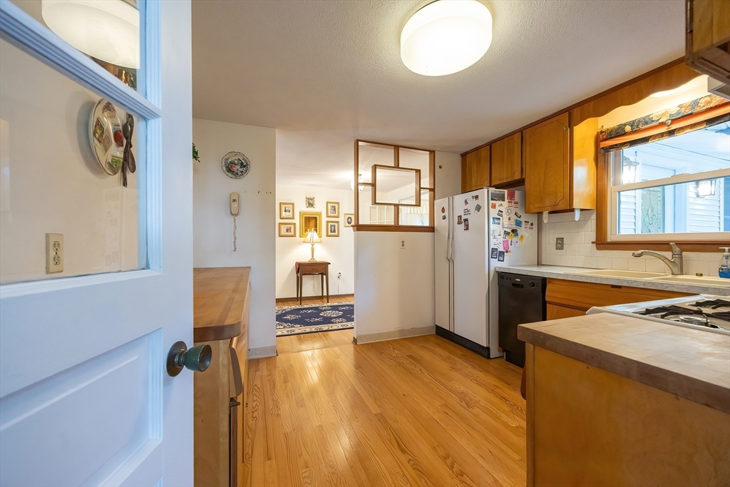 21 Trinity Drive Milford, MA 01757 - Photo 16 of 38