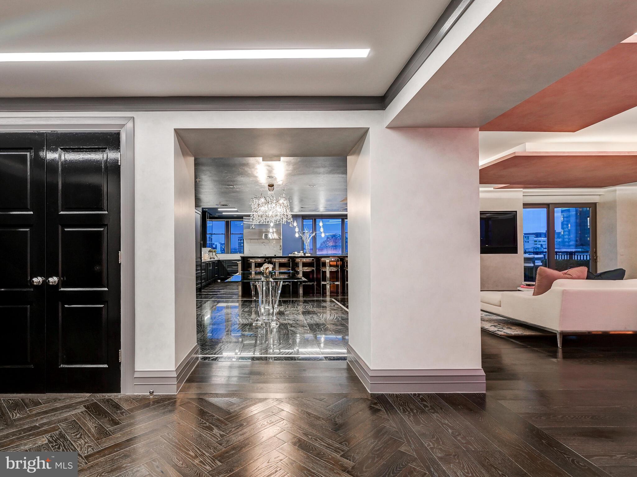 801 Key Highway, Unit P54 Baltimore, MD 21230 - Photo 5 of 81 a view of a living room