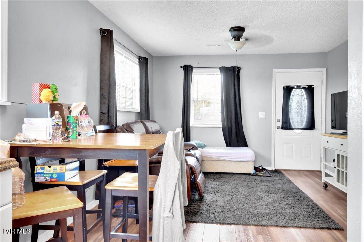 1011 Stonegate Road Kingsport, TN 37660 - Photo 18 of 27 18-Kitchen & Dining