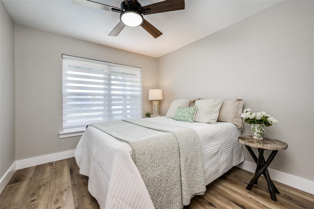 715 Stonecrest Road Argyle, TX 76226 - Photo 20 of 26 Third bedroom fits a queen size bed (as shown in picture).