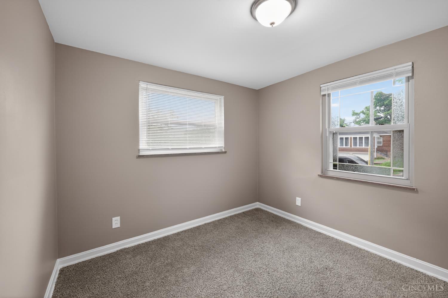 6331 Stover Avenue Golf Manor, OH 45237 - Photo 8 of 29
