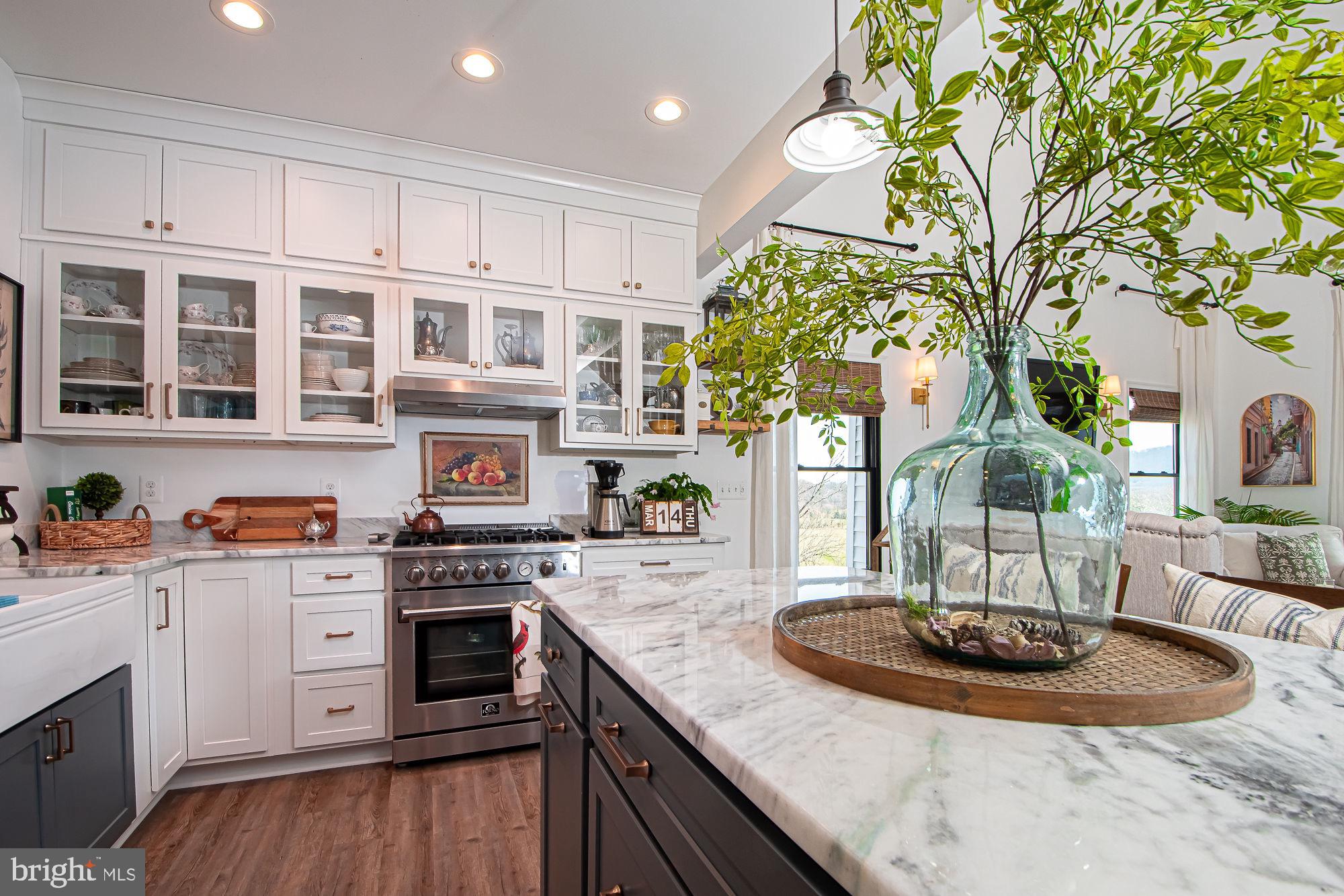 691 Sunset Village Road Front Royal, VA 22630 - Photo 27 of 63 Kitchen