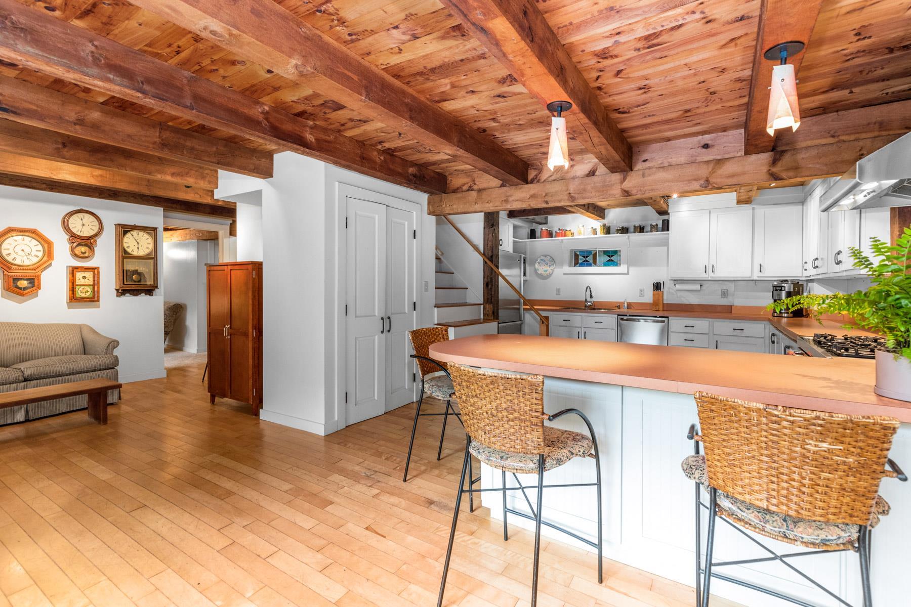 74 High Street Stratham, NH 03885 - Photo 5 of 40 Gallery Image 5