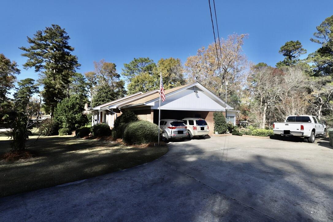 450 Ulmer Street Elloree, SC 29047 - Photo 7 of 117