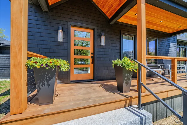 $1,195,000 | 16 Cottage Street, Belfast, ME 04915