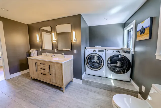 $1,195,000 | 16 Cottage Street, Belfast, ME 04915