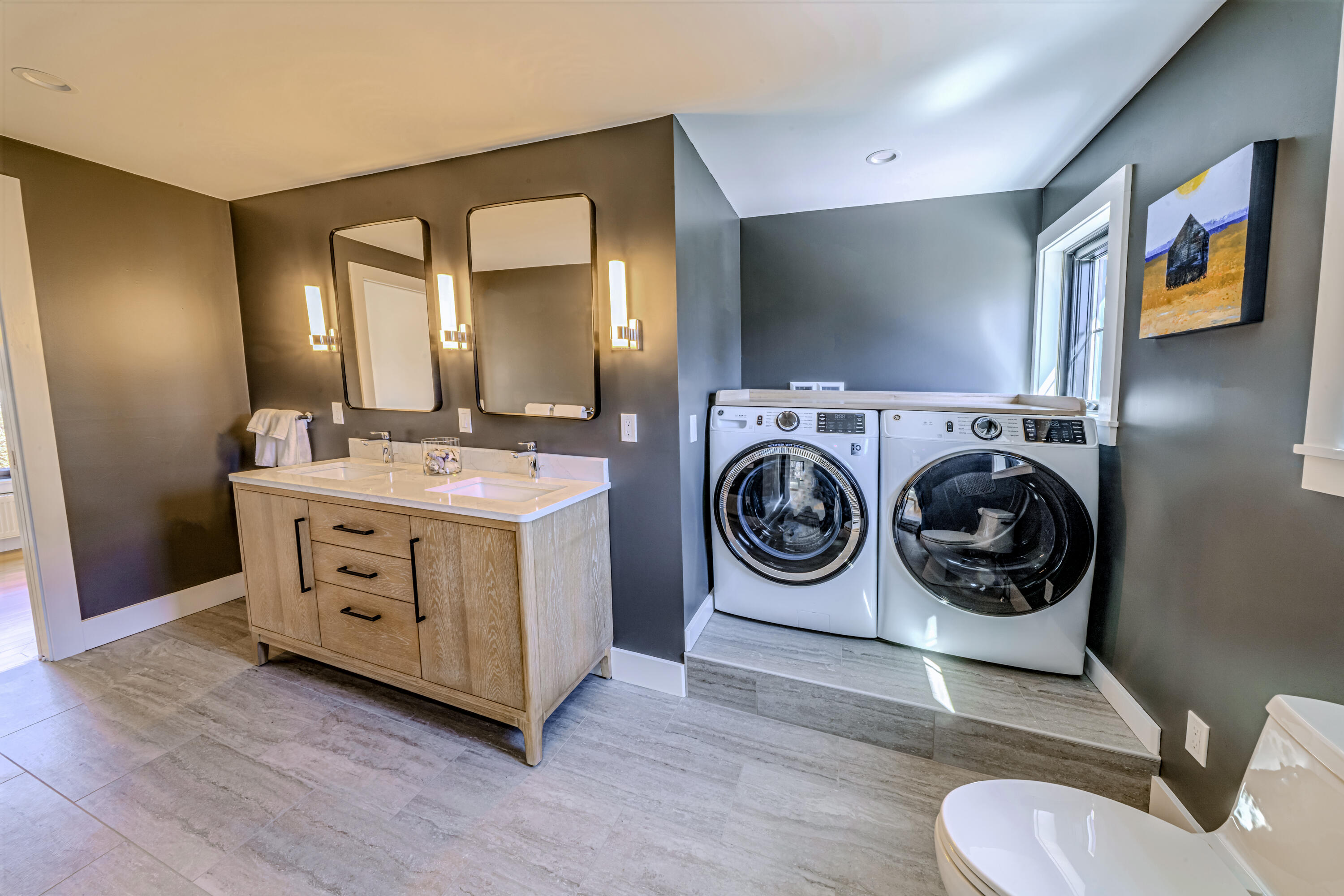 16 Cottage Street Belfast, ME 04915 - Photo 40 of 50 16 Cottage En Suite Bath 2