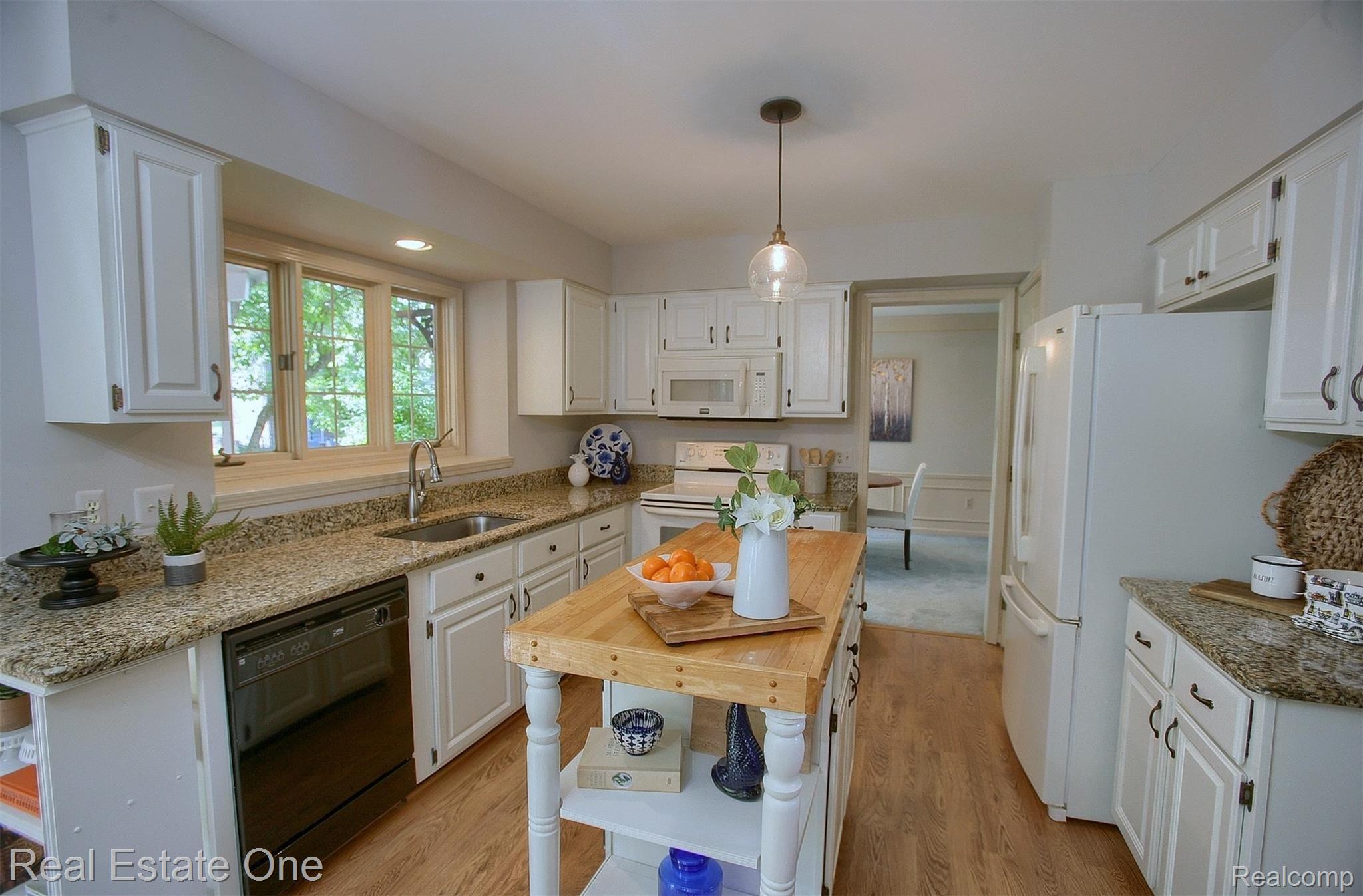 3260 Windwood Road West Bloomfield, MI 48324 - Photo 12 of 41 13-Kitchen 4th View.jpg