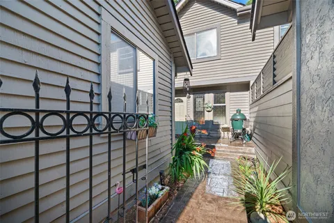 $975,000 | 16968 65th Lane Northeast, Kenmore, WA 98028