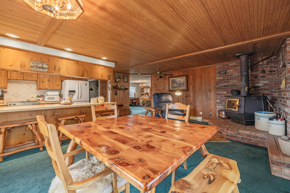 47477 Gerber Road Bonanza, OR 97623 - Photo 44 of 63 a outdoor space with pool table and chairs