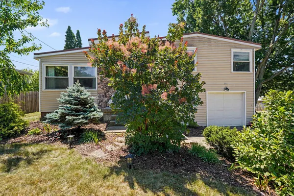 $310,000 | 2110 Floyd Street Southwest, Wyoming, MI 49519
