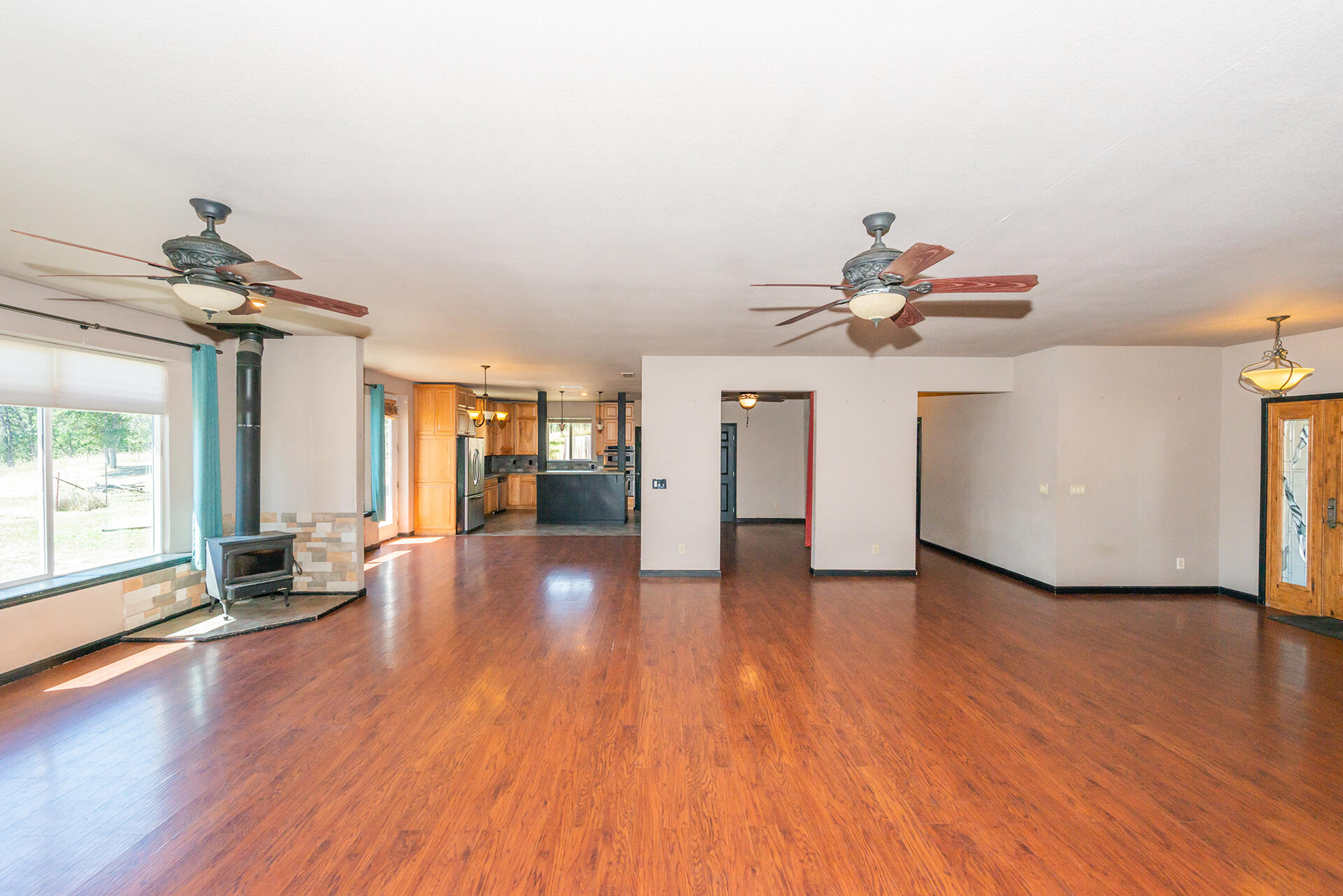13575 Gas Point Road Igo, CA 96047 - Photo 10 of 59 Great Room