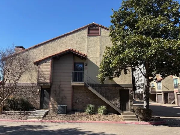 $1,650 | 5757 East University Boulevard, Unit 23C, Dallas, TX 75206