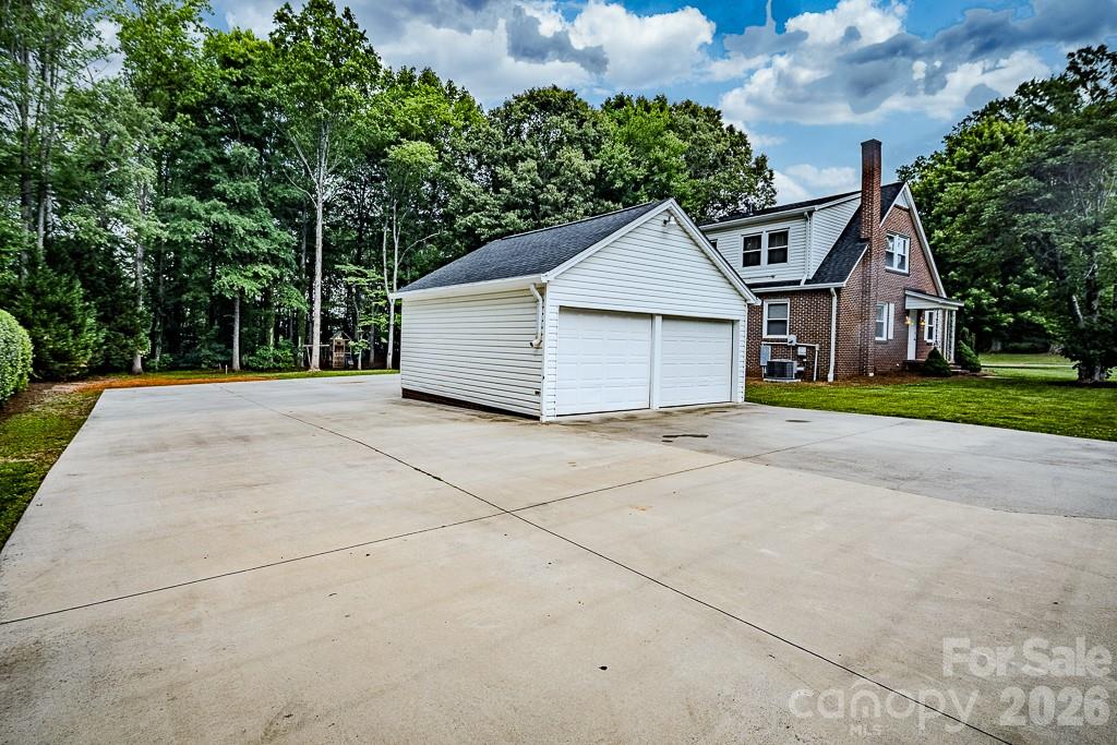 803 1st Avenue North Conover, NC 28613 - Photo 5 of 37