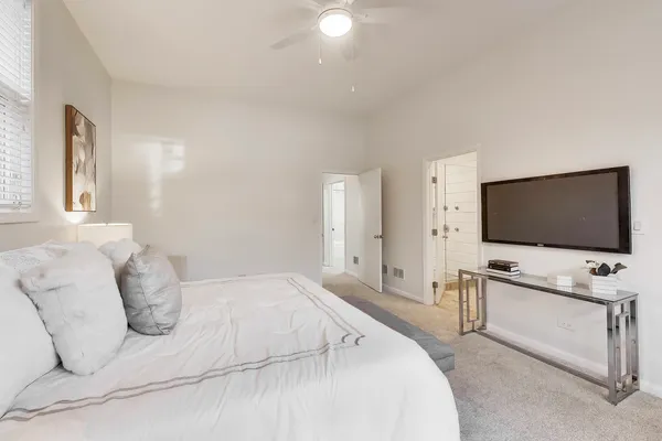 $500,000 | 2026 West Pierce Avenue, Unit 4, Chicago, IL 60622