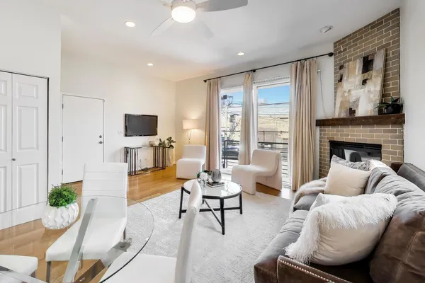 $500,000 | 2026 West Pierce Avenue, Unit 4, Chicago, IL 60622