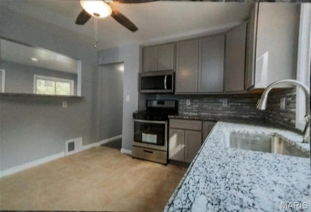 295 Derhake Road Florissant, MO 63031 - Photo 5 of 9 Gallery Image 5