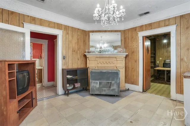 $290,000 | 607 Seiler Avenue, Savannah, GA 31401