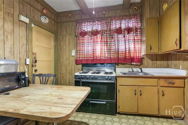 $290,000 | 607 Seiler Avenue, Savannah, GA 31401