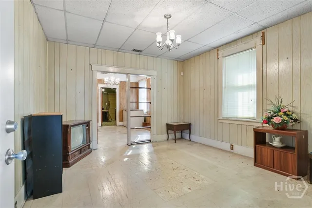 $290,000 | 607 Seiler Avenue, Savannah, GA 31401