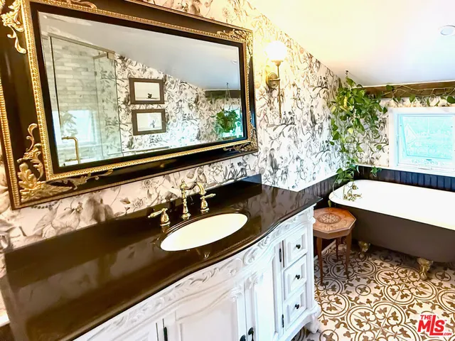 $6,800 | 370 Main Street, Los Alamos, CA 93440