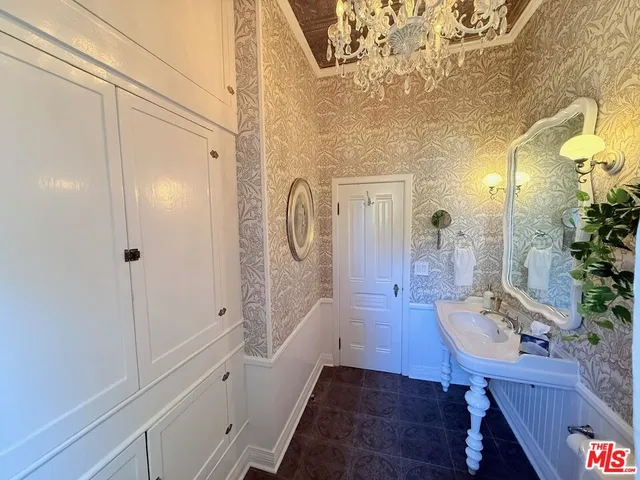 $6,800 | 370 Main Street, Los Alamos, CA 93440