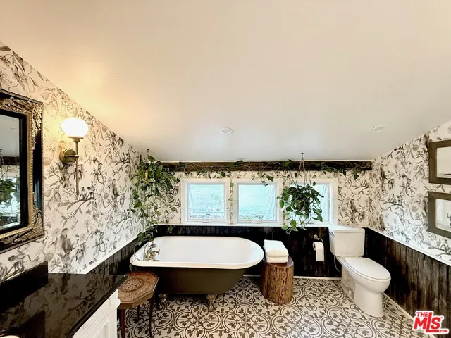 $6,800 | 370 Main Street, Los Alamos, CA 93440