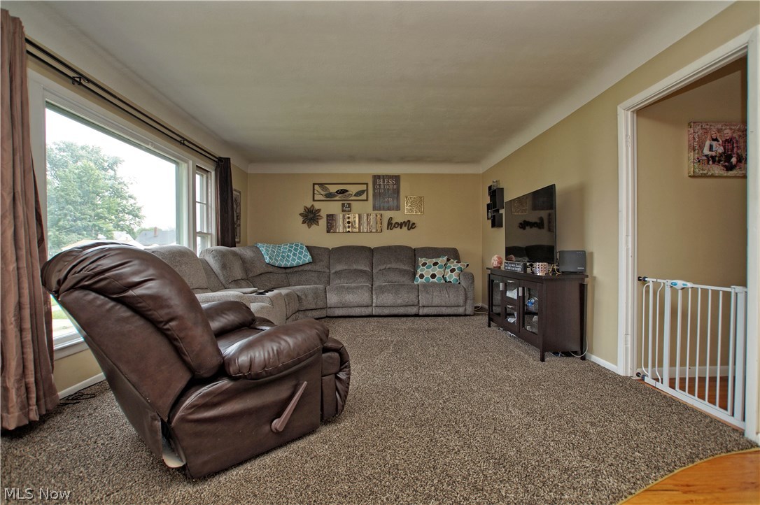28638 Forest Road Willowick, OH 44095 - Photo 4 of 29