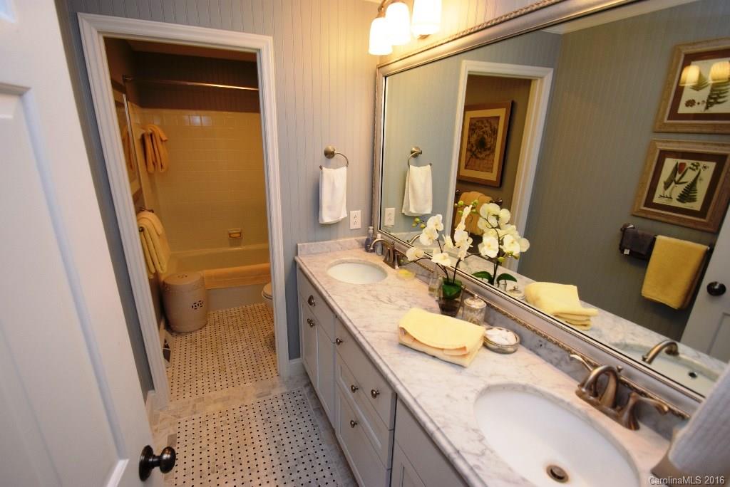 8736 Reedy Creek Road Charlotte, NC 28215 - Photo 13 of 19 Gallery Image 13