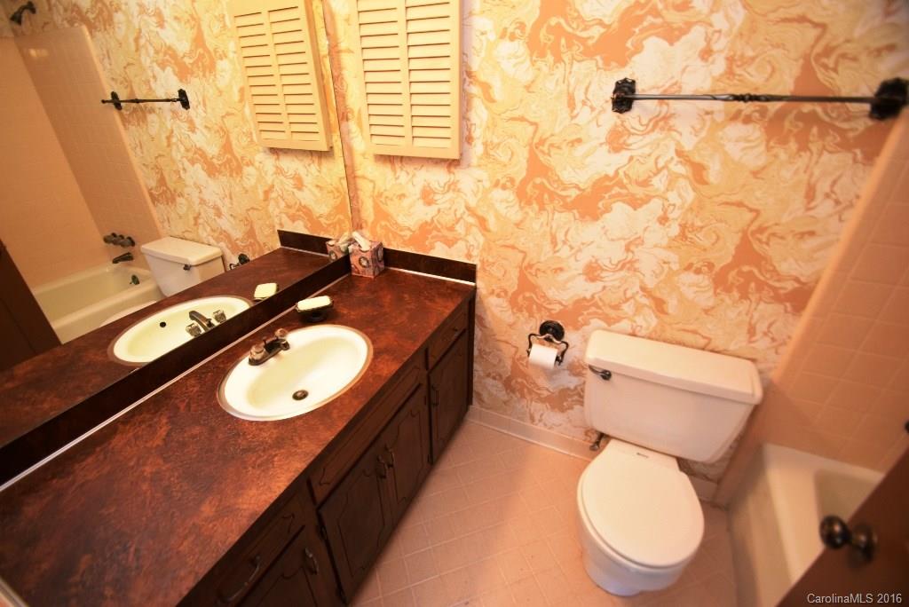 8736 Reedy Creek Road Charlotte, NC 28215 - Photo 16 of 19 Gallery Image 16