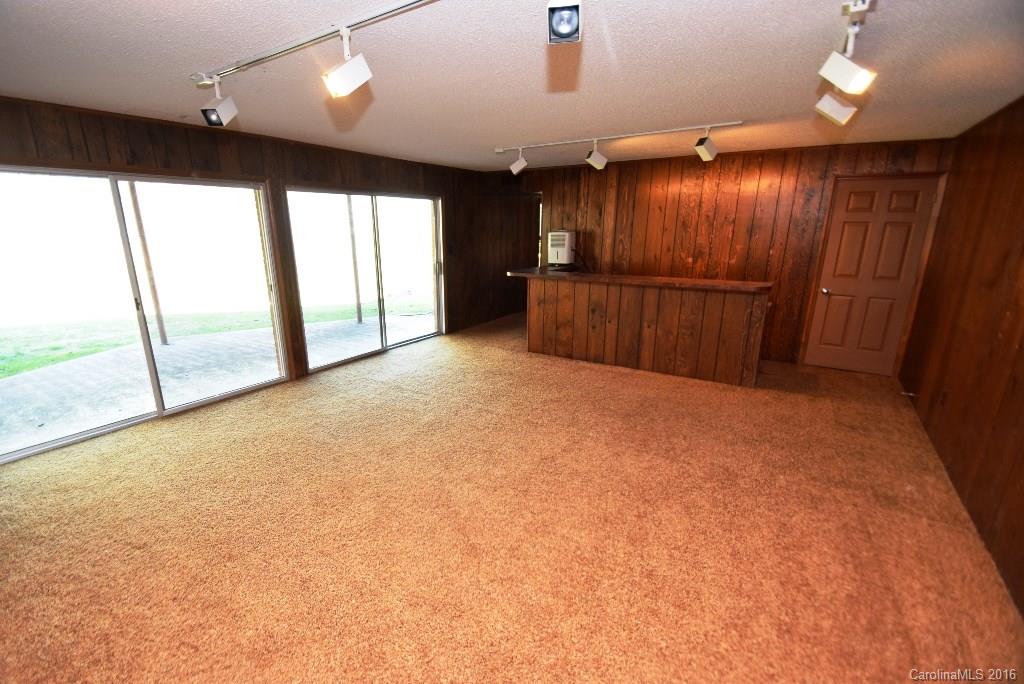 8736 Reedy Creek Road Charlotte, NC 28215 - Photo 17 of 19 Gallery Image 17