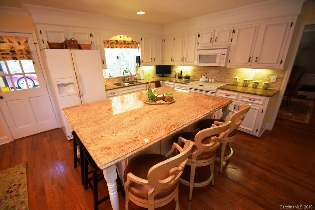 8736 Reedy Creek Road Charlotte, NC 28215 - Photo 5 of 19 Gallery Image 5