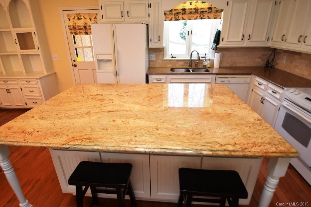 8736 Reedy Creek Road Charlotte, NC 28215 - Photo 6 of 19 Gallery Image 6