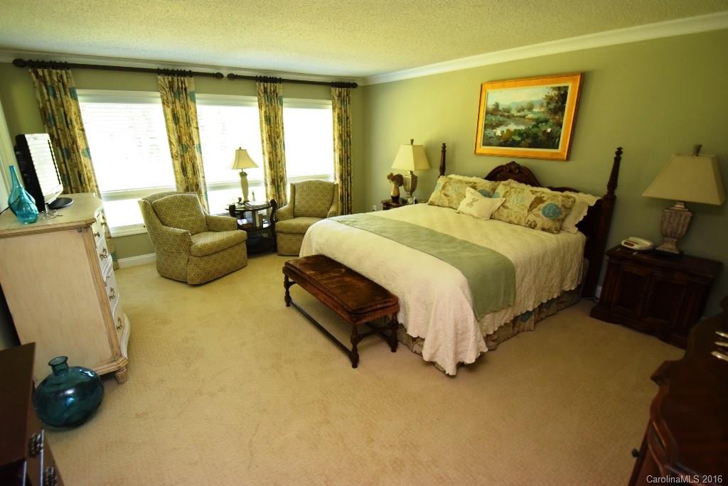 8736 Reedy Creek Road Charlotte, NC 28215 - Photo 10 of 19 Gallery Image 10