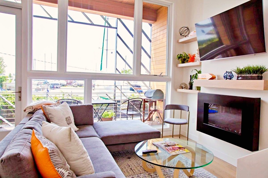 288 Marginal Street, Unit 2 Boston, MA 02128 - Photo 2 of 22