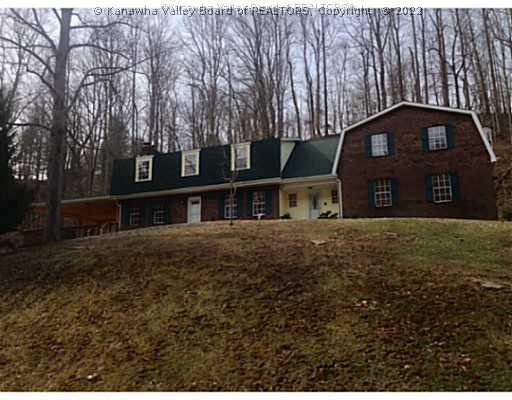 18 Thoroughbred Winfield, WV 25213 - Photo 1 of 16 Exterior Front.