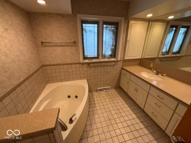 $229,000 | 2701 West Petty Road, Muncie, IN 47304