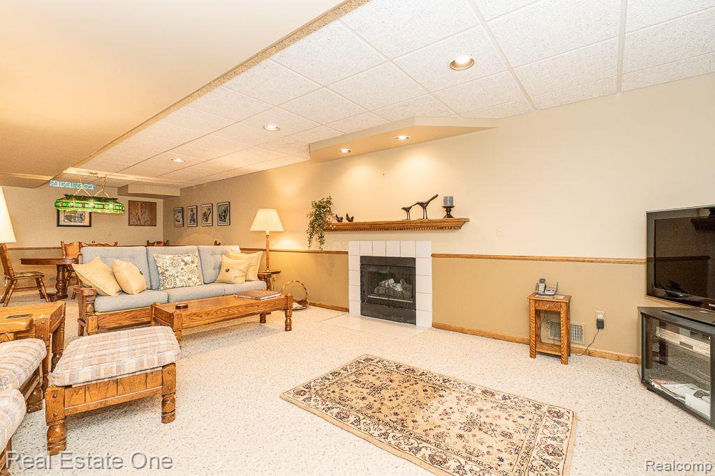 1039 Pointe Pl Boulevard Rochester, MI 48307 - Photo 37 of 50