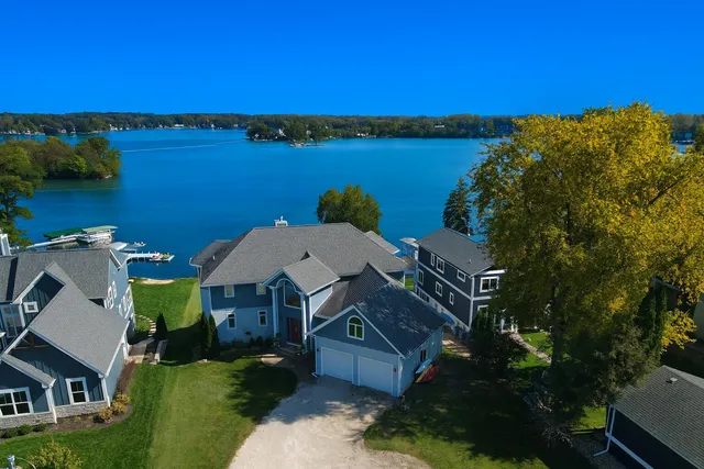$1,899,000 | 3711 Lake Street, Burlington, WI 53105