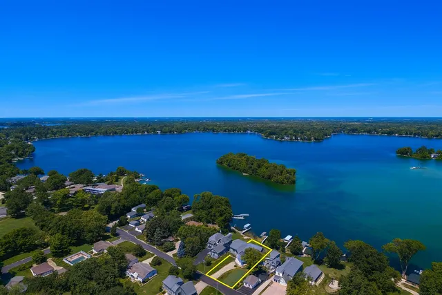 $1,899,000 | 3711 Lake Street, Burlington, WI 53105