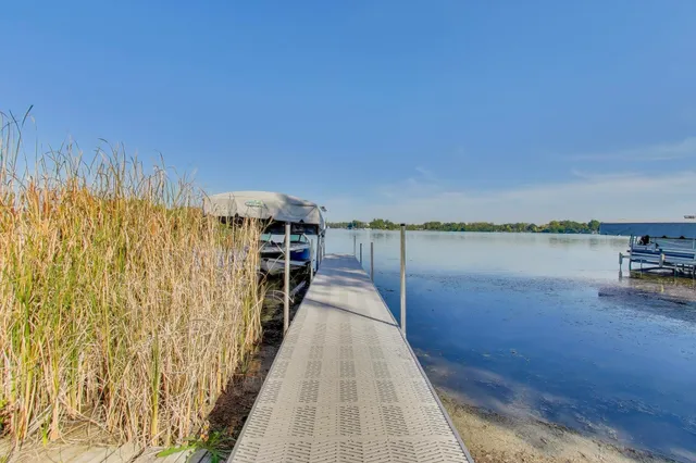 $1,899,000 | 3711 Lake Street, Burlington, WI 53105