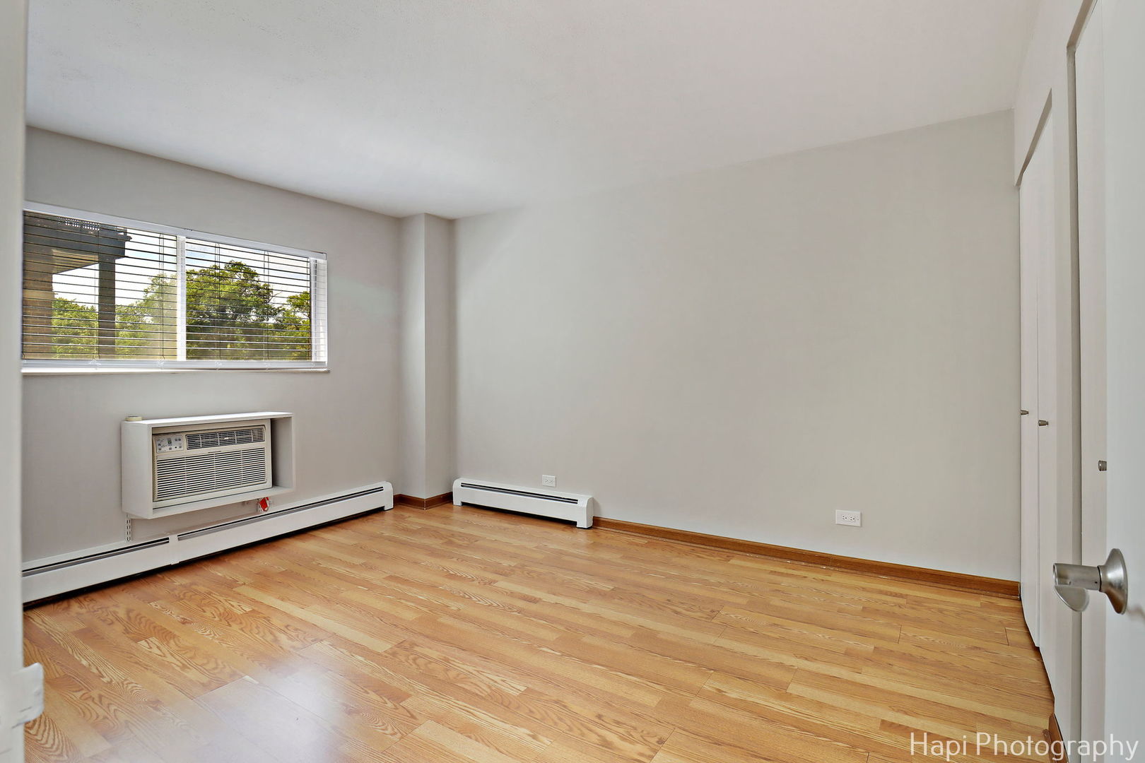 1567 Ridge Avenue, Unit 401 Evanston, IL 60201 - Photo 13 of 27 Gallery Image 13